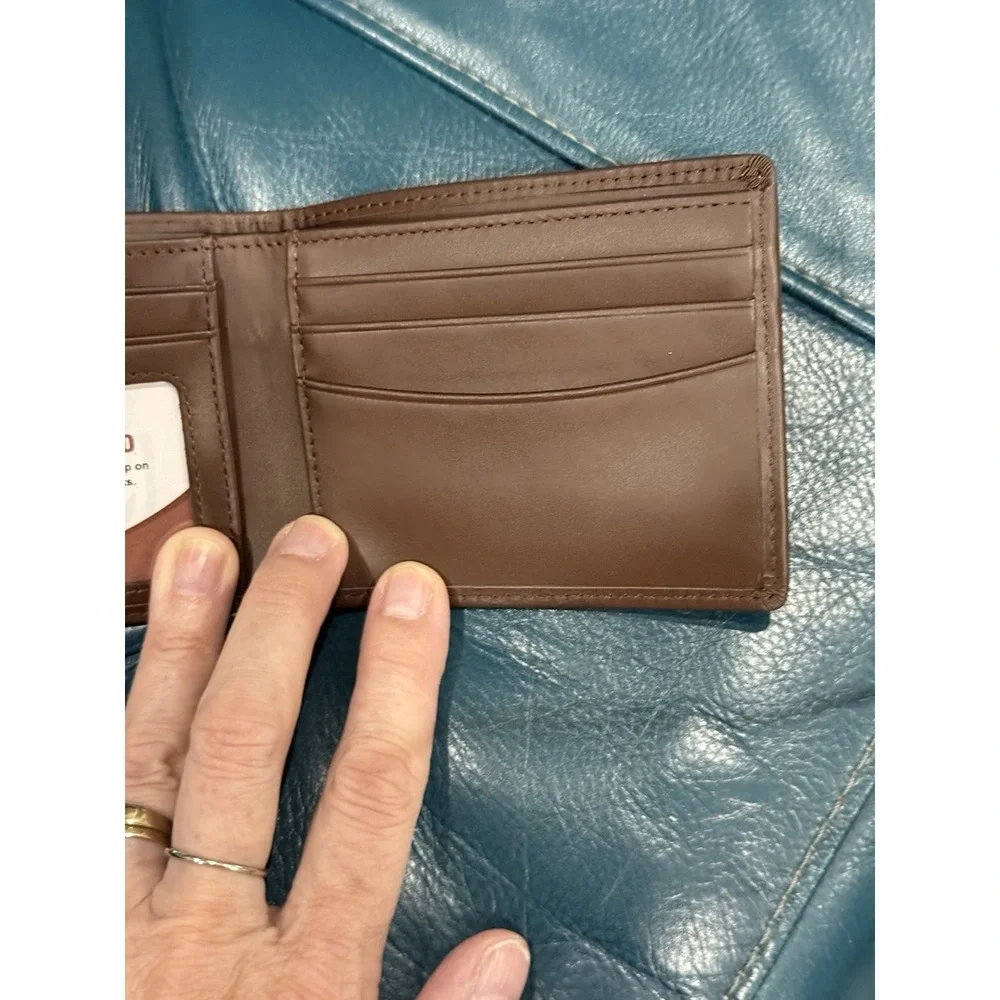Clasico Brown RFID Blocking Bifold Men's Wallet with Logo Accents